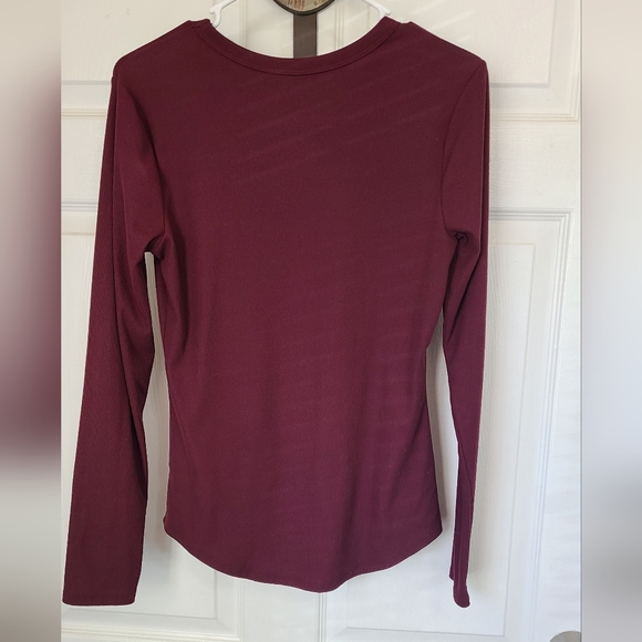(430) No Boundaries Woman's Long Sleeve Ribbed T-Shirt, Size: L Color: Maroon - Picture 10 of 10